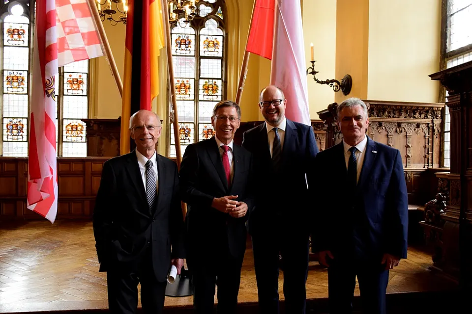 Bürgerschaftspräsident Christian Weber, Präsident des Senats und Bürgermeister Dr. Carsten Sieling, Danzigs Stadtpräsident Pawel Adamowicz und Ratsvorsitzender Bodgan Oleszek (v.l.)