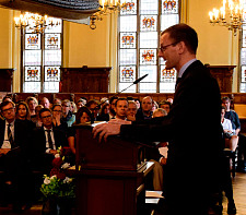 Senator Martin Günthner bei seiner Rede in der Oberen Rathaushalle