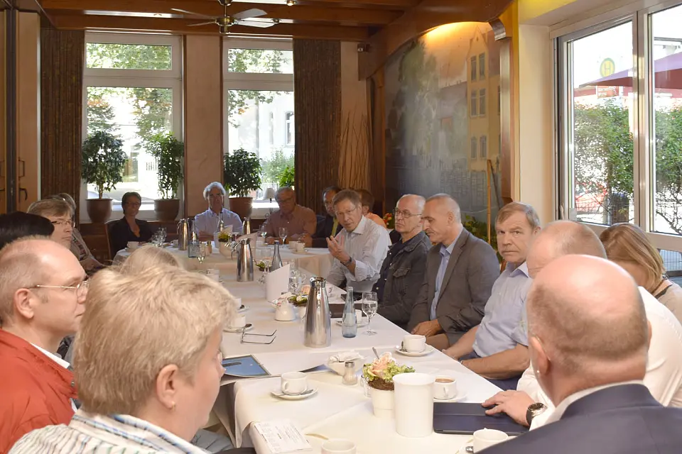 Bürgermeister Sieling im Gespräch mit der Stadtteil-Initiative Alt-Blumenthal