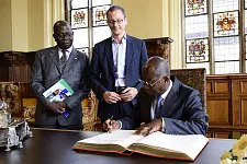 Eintrag ins Goldene Buch der Stadt Bremen