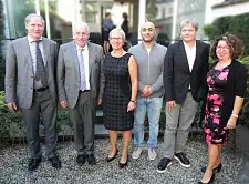 (v. l. n. r.) Dr. Detlef Eckert (Direktor in der Generaldirektion "Beschäftigung, Soziales und Integration") der Europäischen Kommission, Christian Bruns (Leiter der Bremer EU-Vertretung), Senatorin Prof. Dr. Eva Quante-Brandt, Youssef Fakie (Student der Betriebswirtschaftslehre aus Syrien, Teilnehmer des IN-Touch-Projekts), Jens Kemper (Hochschulbüro HERE der staatlichen Hochschulen des Landes Bremen), Prof. Dr. Yasemin Karakaþoðlu (Konrektorin für Internationalität und Diversität an der Universität Bremen)