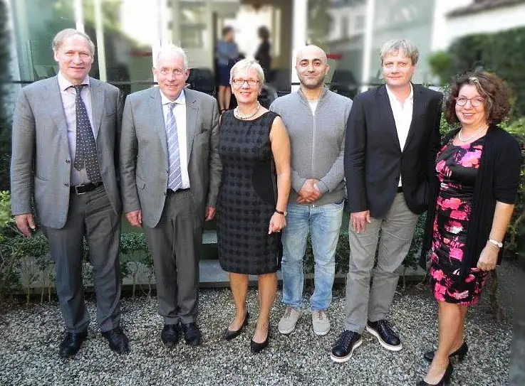 (v. l. n. r.) Dr. Detlef Eckert (Direktor in der Generaldirektion "Beschäftigung, Soziales und Integration") der Europäischen Kommission, Christian Bruns (Leiter der Bremer EU-Vertretung), Senatorin Prof. Dr. Eva Quante-Brandt, Youssef Fakie (Student der Betriebswirtschaftslehre aus Syrien, Teilnehmer des IN-Touch-Projekts), Jens Kemper (Hochschulbüro HERE der staatlichen Hochschulen des Landes Bremen), Prof. Dr. Yasemin Karakaþoðlu (Konrektorin für Internationalität und Diversität an der Universität Bremen)
