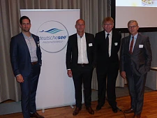 (v.l.) Ulrich Grewe Deutsche See GmbH & Co. KG); Robert Jung (Nordsee GmbH) Heiko Frisch (Dreistern Räucherei GmbH & Co. KG) und Harald Emigholz (Handelskammer Bremen – IHK für Bremen und Bremerhaven)