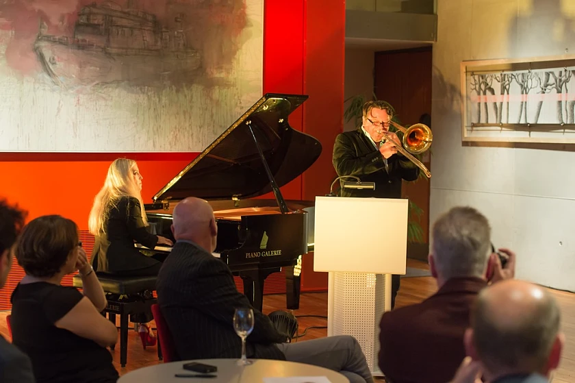 Das Helfrich-Mears Duo spielt in der Landesvertretung Bremen