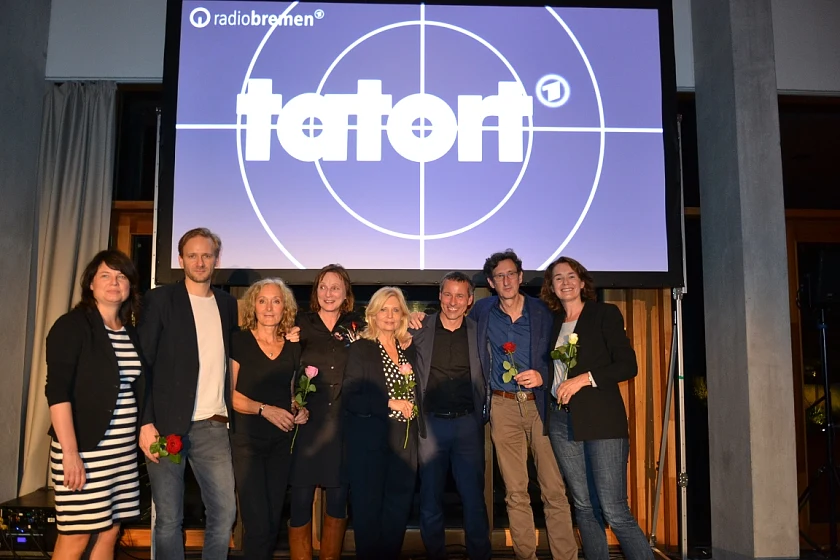 Staatsrätin Ulrike Hiller (links) mit dem Bremer Tatort Team