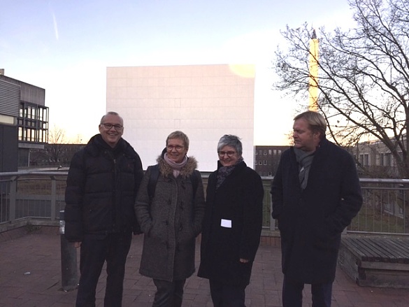 Von links: Uni-Rektor Professor Bernd Scholz-Reiter, Senatorin Eva Quante-Brandt, Direktorin der SuUB Maria Elisabeth Müller, Architekt Jens Kruse