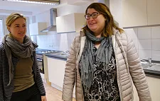 Einrichtungsleiterin Julie Maywald und Sozialsenatorin Anja Stahmann