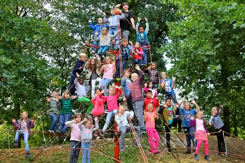 Die Kinder freuen sich über ihre Grundschule Borchshöhe 