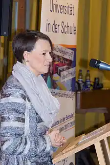 Senatorin Bogedan während der Auftaktveranstaltung in der Wilhelm-Focke-Oberschule 