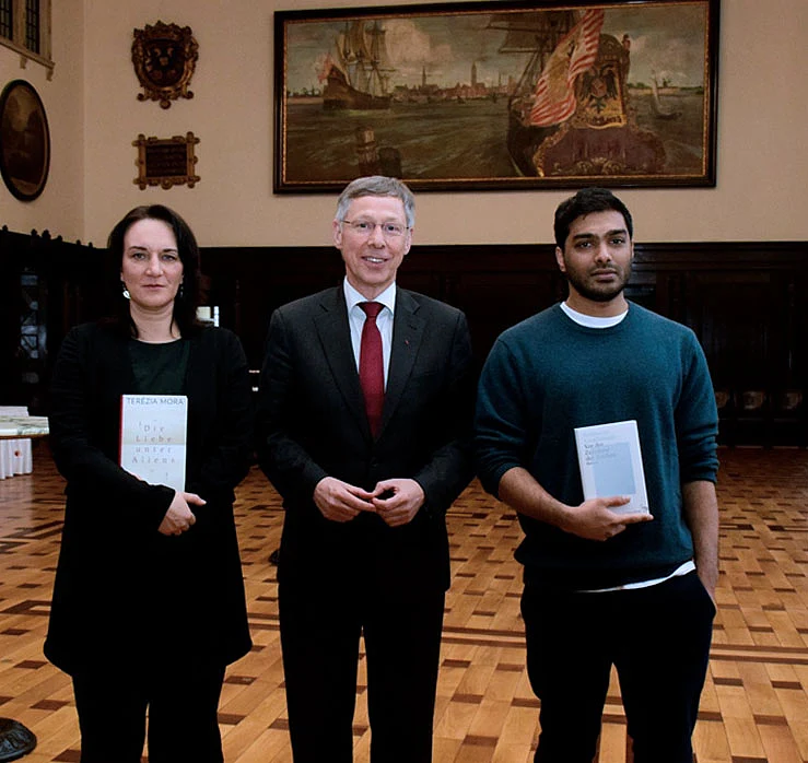 Terézia Mora, Bürgermeister Carsten Sieling und Senthuran Varatharajah 