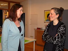 Karoline Linnert zu Besuch im Quartierszentrum bei Carola Schulz (Quartiersmanagerin) 