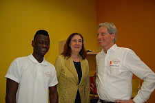 Koutayel Balde, Karoline Linnert und Rainer Knoll sind sich einig: Das Projekt „Zukunftschance Ausbildung“ zahlt sich für alle Beteiligten aus. 