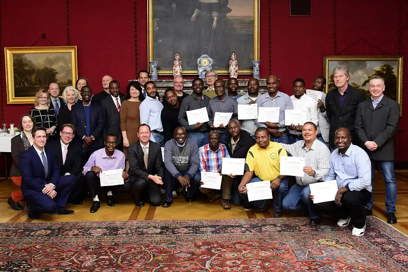 Staatsrätin Hiller empfängt die namibische Delegation im Kaminsaal