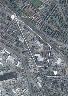 Luftbild mit der genauen Plangebietsmarkierung und den Treffpunkten für den Stadtteilspaziergang und die Infoveranstaltung (Quelle: BPW baumgart+partner)