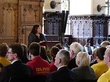 Beim Senatsempfang in der Oberen Rathaushalle dankt Sportsenatorin Anja Stahmann den Ehrenamtlichen für ihren Einsatz.  