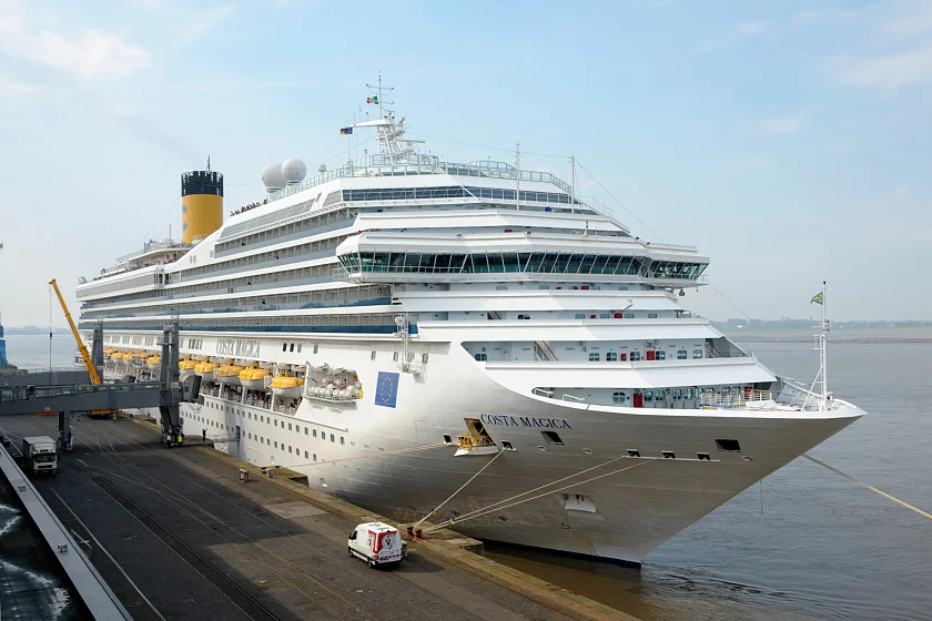 Festgemacht: die „Costa Magica“ an der Columbuskaje in Bremerhaven (Foto: Costa Kreuzfahrten)