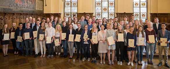 Die besten Absolventinnen und Absolventen des Landes Bremen wurden im Rathaus geehrt