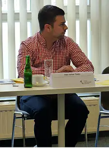 Amer Tozo ist Wahlhelfer. Aus Überzeugung.