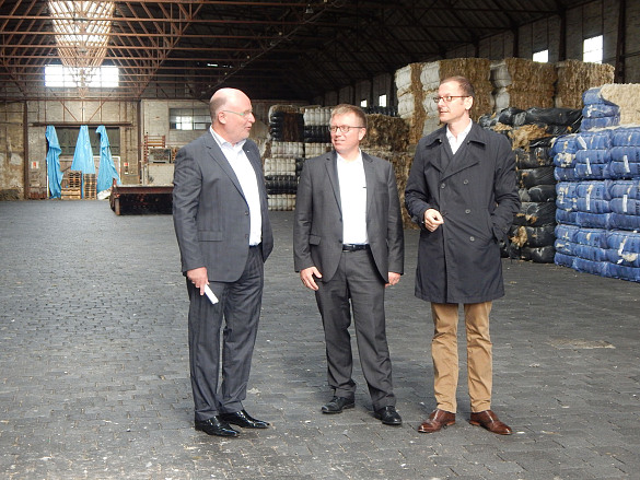 Ortsamtsleiter Peter Nowack, Senator Martin Günthner und Dr. Joachim Schuster, Mitglied des Europäischen Parlaments, besuchten heute gemeinsam das BWK-Gelände.