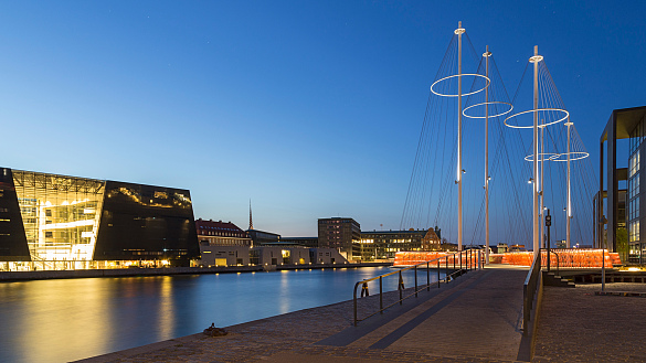 Blick auf Kopenhagen und die dänische Staatsbibliothek am Hafen im Centrum der Hauptstadt Dänemarks | Foto: iStock.com/olli0815