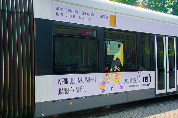 Ein Jahr lang wirbt eine Straßenbahn für das Bremer Bürgertelefon