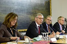 Berichteten über die gemeinsame Delegationsreise nach Kopenhagen: (von links) Bürgermeisterin Karoline Linnert, Bürgermeister Dr. Carsten Sieling, Präses Harald Emigholz und Vizepräses Eduard Dubbers-Albrecht