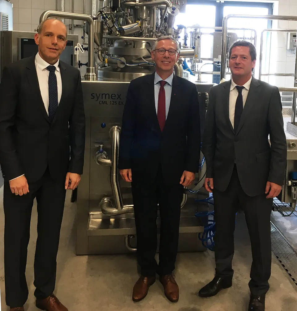 Zu Gast bei  Symex -  Ulf Sieckmann,  Bürgermeister Dr. Carsten Sieling und Wolfgang Fass (v.l.)