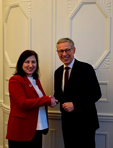 Generalkonsulin Banu Malaman und Bürgermeister Dr. Carsten Sieling 