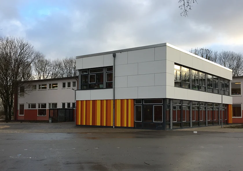 Bunt – der Neubau an der Grundschule Karl-Lerbs-Straße