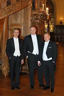 Die Schaffer 2018: (von links) der 1. Schaffer und SWB-Vorstandsvorsitzende, Dr. Torsten Köhne, der 2. Schaffer und Verleger der Nordsee-Zeitung, Matthias Ditzen-Blanke, und der 3. Schaffer und Geschäftsführer von Seekamp Werbung, Malte Seekamp. 