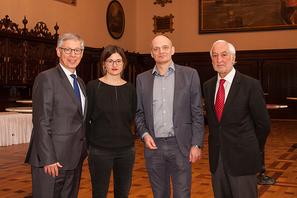 Bürgermeister Carsten Sieling, Laura Freudenthaler, Thomas Lehr und Staatssekretär a.D. Michael Sieber