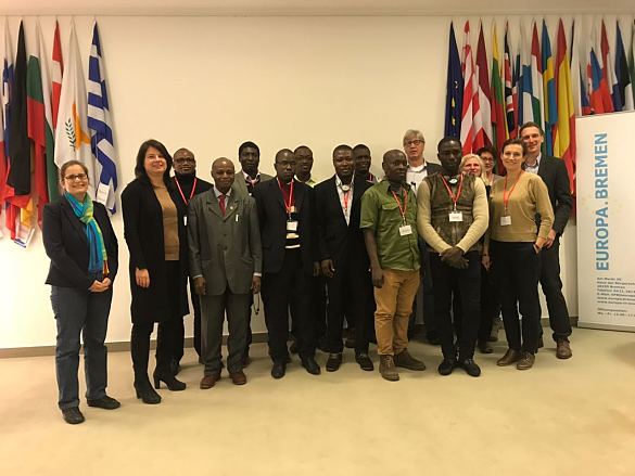 Staatsrätin Ulrike Hiller mit den VertreterInnen der beiden afrikanischen Ländern sowie MitarbeiterInnen der Bevollmächtigten beim Bund, für Europa und Entwicklungszusammenarbeit