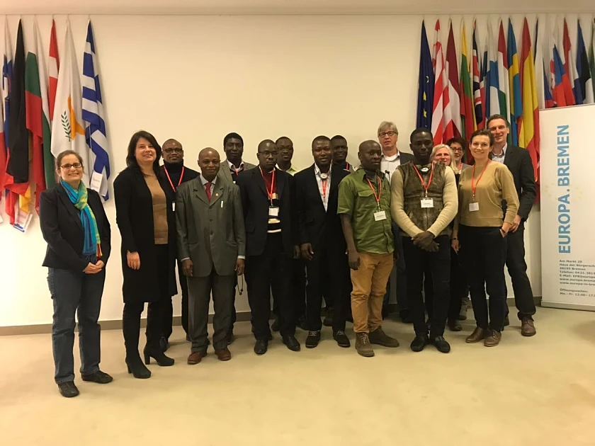 Staatsrätin Ulrike Hiller mit den VertreterInnen der beiden afrikanischen Ländern sowie MitarbeiterInnen der Bevollmächtigten beim Bund, für Europa und Entwicklungszusammenarbeit