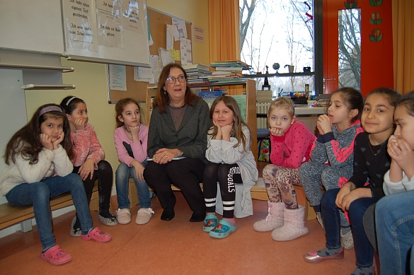 Bürgermeisterin Karoline Linnert beim Besuch der Gazellenklasse