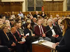 Sportsenatorin Anja Stahmann ehrt Bremens Spitzensportler in der Oberen Rathaushalle