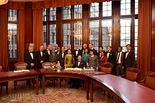 Nach den Einträgen in das Goldene Buch ein Gruppenfoto im Senatssaal