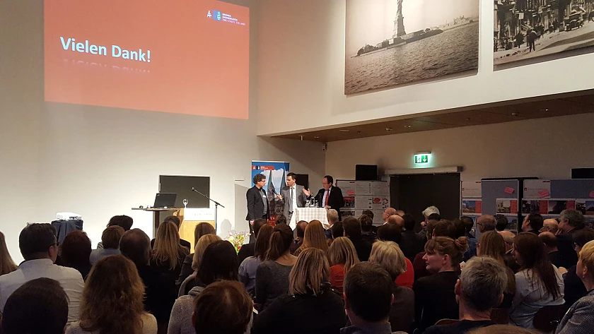 Angeregte Diskussion beim Landestourismusforum