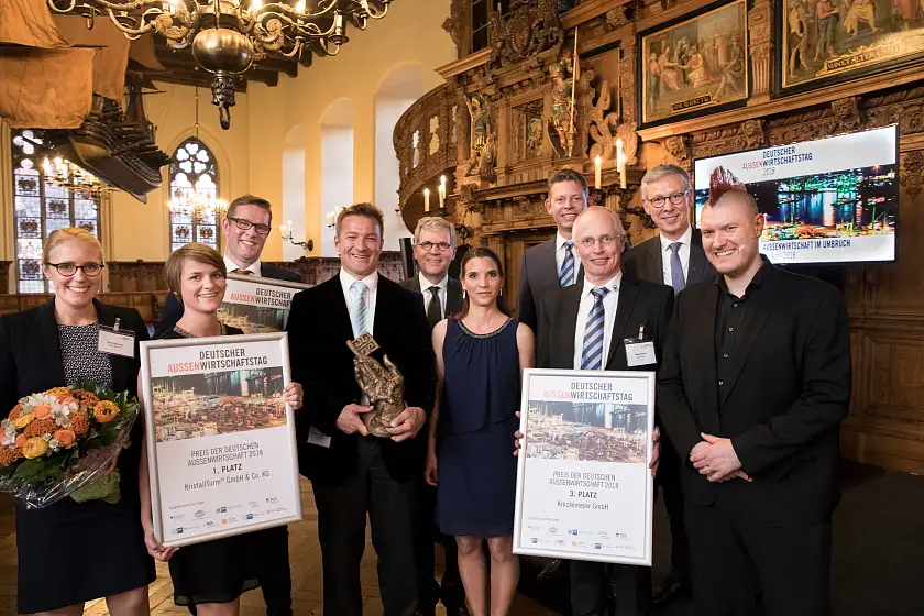 Verleihung des Preises der deutschen Aussenwirtschaft, 1. Preis Kristallturm GmbH und Co. KG, 2. Preis WeltecBiopower GmbH, 3.Preis Krueckemeyer GmbH, Handeslkammer Präses Harald Emigholz, Bürgermeister Carsten Sieling und Festredner Sascha Lobo