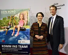 Senatorin Claudia Bogedan und KiTa Bremen-Geschäftsführer Wolfgang Bahlmann stellten die neue Kampagne vor