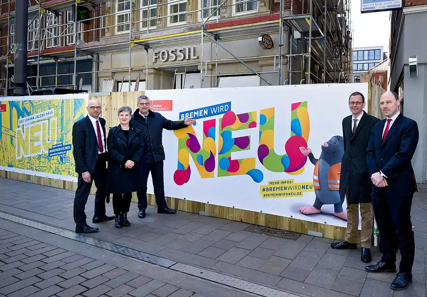 Gaben gemeinsam den Startschuss für die neue Kampagne „Bremen wird neu“: (v.l.n.r.) Dr. Jan Halves (Cityiniative), Senatsbaudirektorin Prof. Iris Reuther, Andreas Heyer (WFB), Wirtschaftssenator Martin Günthner und Christian zu Solms (Jacobs-Unternehmensgruppe)