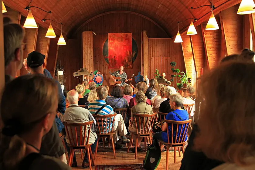 Singer-Songwriter Robby Ballhause in der Fleetkirche
