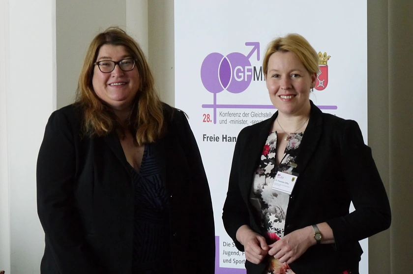 Bundesfamilienministerin Franziska Giffey mit Sozialsenatorin Anja Stahmann