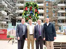 Bausenator Dr. Joachim Lohse, GEWOBA-Vorstand Manfred Sydow, Bürgermeister Dr. Carsten Sieling und Clemens Paul, geschäftsführender Gesellschafter der Justus Grosse Projektentwicklung GmbH