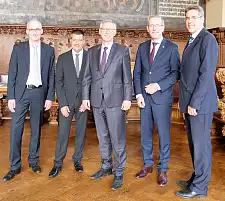Prof. Dr. Bernd Mayer, Institutsleiter Fraunhofer IFAM, Dr. André Walter, Standortleiter Airbus Bremen, Bürgermeister Dr. Carsten Sieling, Fraunhofer-Vorstand Dipl.-Kfm. Andreas Meuer und  Prof. Dr. Ing. habil Matthias Busse, Institutsleiter Fraunhofer IFAM