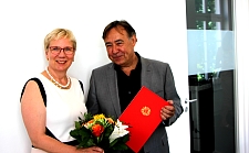 Freut sich auf seine Amtszeit: Prof. Lambrette mit Senatorin Prof. Dr. Quante-Brandt bei seiner Ernennung