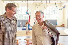 Bürgermeister Carsten Sieling (re.) und Dietmar Hatesuer, Geschäftsführer von JOKES – Die Circusschule