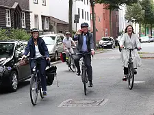 Mit dem Fahrrad auf Mobilbau-Tour: Senatorin Bogedan, Bürgermeister Sieling und Bürgermeisterin Karoline Linnert (v.l.)