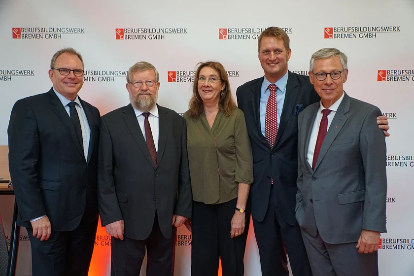 40 Jahre Berufsbildungswerk: Bürgermeister Carsten Sieling, Torben Möller, Geschäftsführer BBW, Bürgermeisterin Karoline Linnert, Adolf Bauer, Präsident Sozialverband Deutschland e.V. und Staatsrat Ekkehart Siering (von re.)