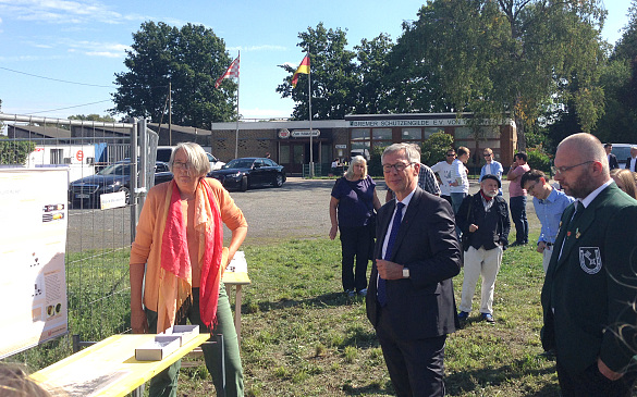 Bürgermeister Carsten Sieling besucht Ausgrabung am Zwangsarbeiterlager Schützenhof