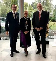 Senator Martin Günthner, EU-Kommissarin Elzbieta Bieñkowska und OHB-Vorstandsvorsitzender Marco Fuchs (v.l.).